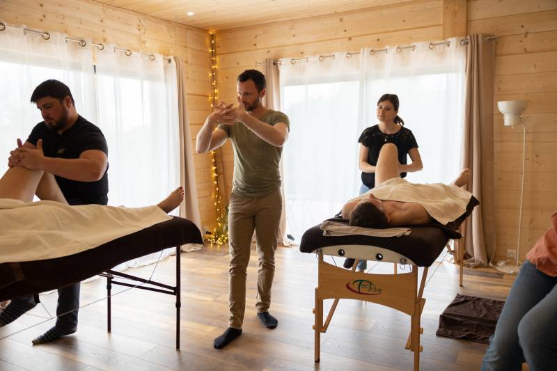 Cours de massage bien-être près de Bordeaux pour débutants sans prérequis