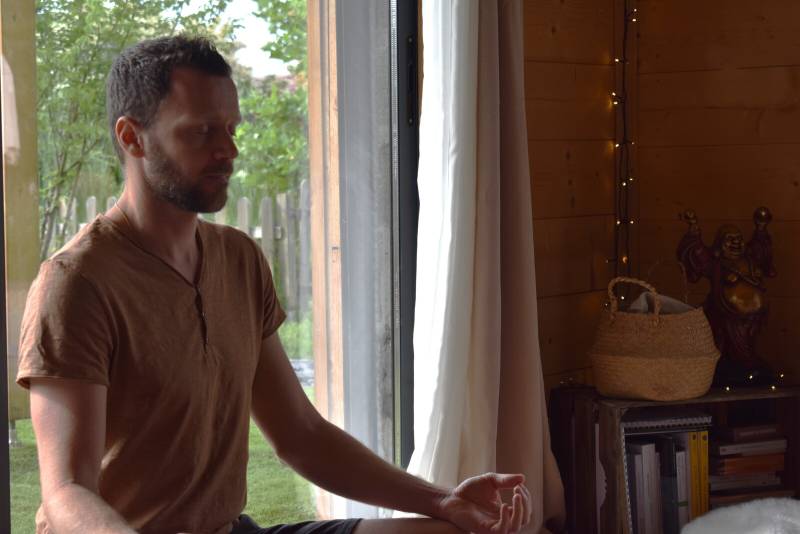 Pratiquez le yoga en pleine nature pour réduire le stress à 30 min de Bordeaux Rive Droite