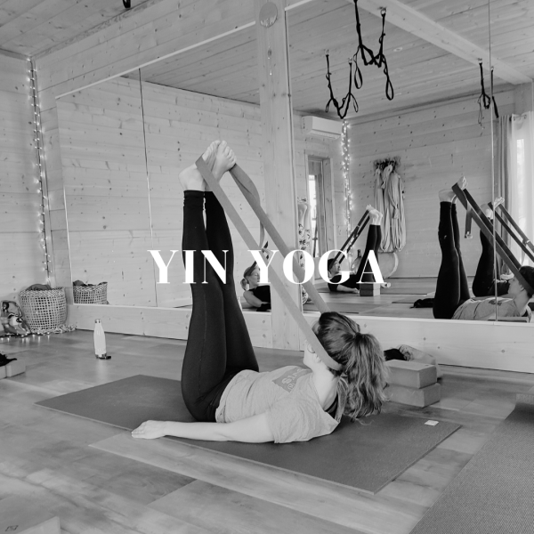 Yin yoga au studio chandrananda situé proche de Saint André de Cubzac