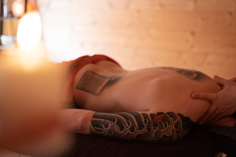 Massage californien anti-stress : détente enveloppante — Espace Samananda