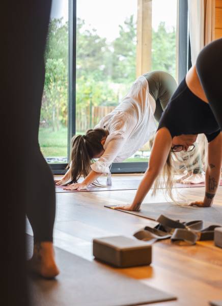 Débuter le yoga quand on n’est pas souple au studio Chandrananda à Bordeaux rive droite