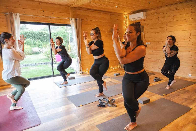 Cours de yoga collectif ou particulier au studio Chandrananda à Bordeaux rive droite