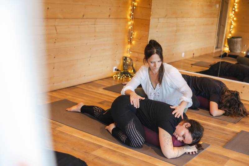 Yin Yoga en petits groupes à l’Espace Samananda pour un meilleur sommeil