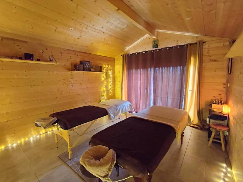 Massage duo relaxant à l’Espace Samananda à Bordeaux Rive droite dans une ambiance calme et enveloppante