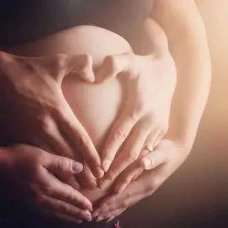 Massage prénatal à Saint-Genès-de-Fronsac : soulager le dos et les jambes lourdes à l'Espace Samananda