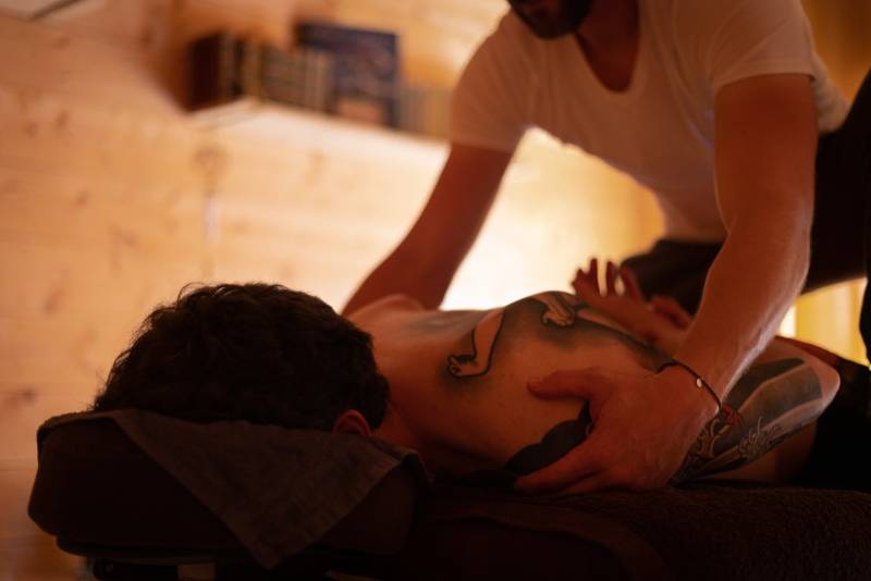massage Deep Tissue à l'Espace Samananda proche de Saint André de Cubzac (33240) pour détendre les tensions de votre dos