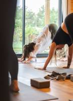 Notre zone d'activité pour ce service Cours de yoga aérien en petits groupes pour renforcer la musculature profonde et améliorer l'équilibre